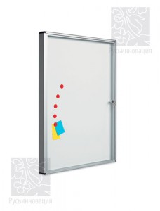 Доска-витрина с магнитно-маркерной поверхностью для внутреннего использования Магнитная маркерная доска-витрина с дверцей для внутреннего использования.